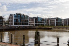 Neubauten-Wohnen-am-Wasser-Alter-Norder-Hafen-Burggraben-Stadt-Norden-7.2.2024-1