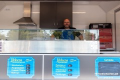 Jibbens-Fischtheke-Doerpfest-Dorffest-Berumbur-Dorfplatz-3.6.2023-3