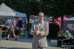 Eröffnung-Straßenkunstfestival-Heiko-Schmelzle-und-Herr-Konrad-in-Norden-am-24.8.2019-1