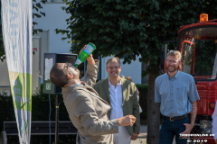 Eröffnung-Straßenkunstfestival-Heiko-Schmelzle-und-Herr-Konrad-in-Norden-am-24.8.2019-10