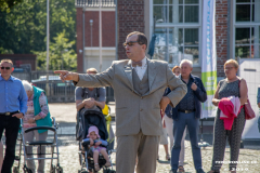 Eröffnung-Straßenkunstfestival-Heiko-Schmelzle-und-Herr-Konrad-in-Norden-am-24.8.2019-13
