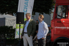 Eröffnung-Straßenkunstfestival-Heiko-Schmelzle-und-Herr-Konrad-in-Norden-am-24.8.2019-18