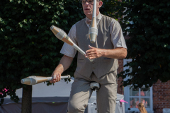 Eröffnung-Straßenkunstfestival-Heiko-Schmelzle-und-Herr-Konrad-in-Norden-am-24.8.2019-22