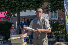Eröffnung-Straßenkunstfestival-Heiko-Schmelzle-und-Herr-Konrad-in-Norden-am-24.8.2019-26