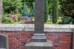 Geheimer-Commerzienrath-Jan-ten-Doornkaat-Koolman-Grabstein-Grab-Parkfriedhof-Stadt-Norden-6.8.2022-22