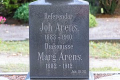 Referendar-Joh-Arens-Diakonisse-Marg-Arens-Grabstein-Grab-Parkfriedhof-Stadt-Norden-6.8.2022-61