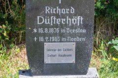 Richard-Duefterhoeft-Sekretaer-des-Dichters-Gerhart-Hauptmann-Grabstein-Grab-Parkfriedhof-Stadt-Norden-6.8.2022-34