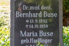 dr.-med.-dent.-Bernhard-Buse-Maria-Buse-Grabstein-Grab-Parkfriedhof-Stadt-Norden-6.8.2022-48