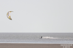 Kitesurfer-Norddeich-Strand-27.7.2019-14