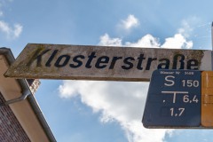 Strassenschild-Klosterstrasse-Stadt-Norden-7.8.2022-1