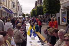 laengste-Teetafel-der-Welt-Stadt-Norden-Ostfriesland-22.8.2004-14