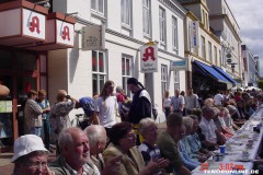 laengste-Teetafel-der-Welt-Stadt-Norden-Ostfriesland-22.8.2004-21
