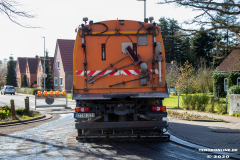 Baustelle-Schulstraße-Große-Mühlenstraße-Vorbereitungen-Asphaltieren-Tell-Bau-Spezialkehrmaschiene-ALBA-Mercedes-Arocs-Stadt-Norden-11.3.2020-12