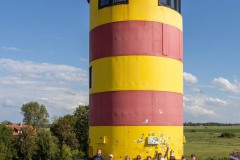 Gruppenfoto-Audi-Typ-89-Kuestencabrio-Ottoturm-Leuchturm-Pilsum-Krummhoern-15.7.2023-15