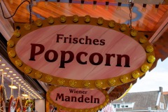 Schild-Frisches-Popcorn-Pfingstmarkt-Stadt-Norden-Ostfriesland-17.5.2024-62