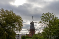 Blick-Frisia-Muehle-Gnurre-Muehle-vom-Neuen-Weg-Norder-Tor-Popke-Fegter-Platz-Stadt-Norden-5.6.2023-54