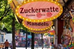 Zuckerwatte-Mandeln-Schild-Reklame-Sommermarkt-Marktplatz-Norden-August-12.8.2022-26