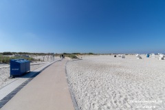 Strand-Norddeich-das-Deck-Wasserkante-Stand-Norden-Ostfriesland-Weitwinkel-10.6.2023-41