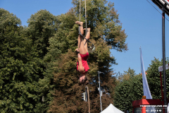 Straßenkunstfestival-Norden-2019-Duo-Charisma-Torfmarkt-Norden-24.8.2019-12
