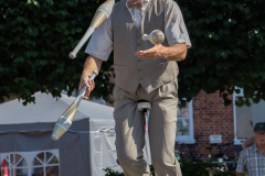 Straßenkunstfestival-Herr-Konrad-alias-Philipp-Marth-in-Norden-24.8.2019-24