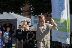 Straßenkunstfestival-Herr-Konrad-alias-Philipp-Marth-in-Norden-24.8.2019-25