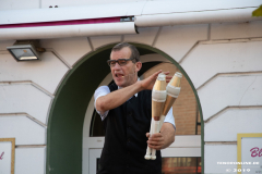 Straßenkunstfestival-Norden-2019-Herr-Konrad-Osterstraße-Blume-Ideal-25.8.2019-5