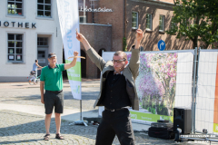 Straßenkunstfestival-Norden-2019-Herr-Konrad-Torfmarkt-Stadtwerke-Schauplatz-l-25.8.2019-17