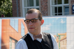 Straßenkunstfestival-Norden-2019-Herr-Konrad-Torfmarkt-Stadtwerke-Schauplatz-l-25.8.2019-2