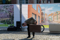 Straßenkunstfestival-Norden-2019-Herr-Konrad-Torfmarkt-Stadtwerke-Schauplatz-l-25.8.2019-8