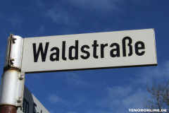Straßenschild Waldstraße Norden März 8.3.2019-1