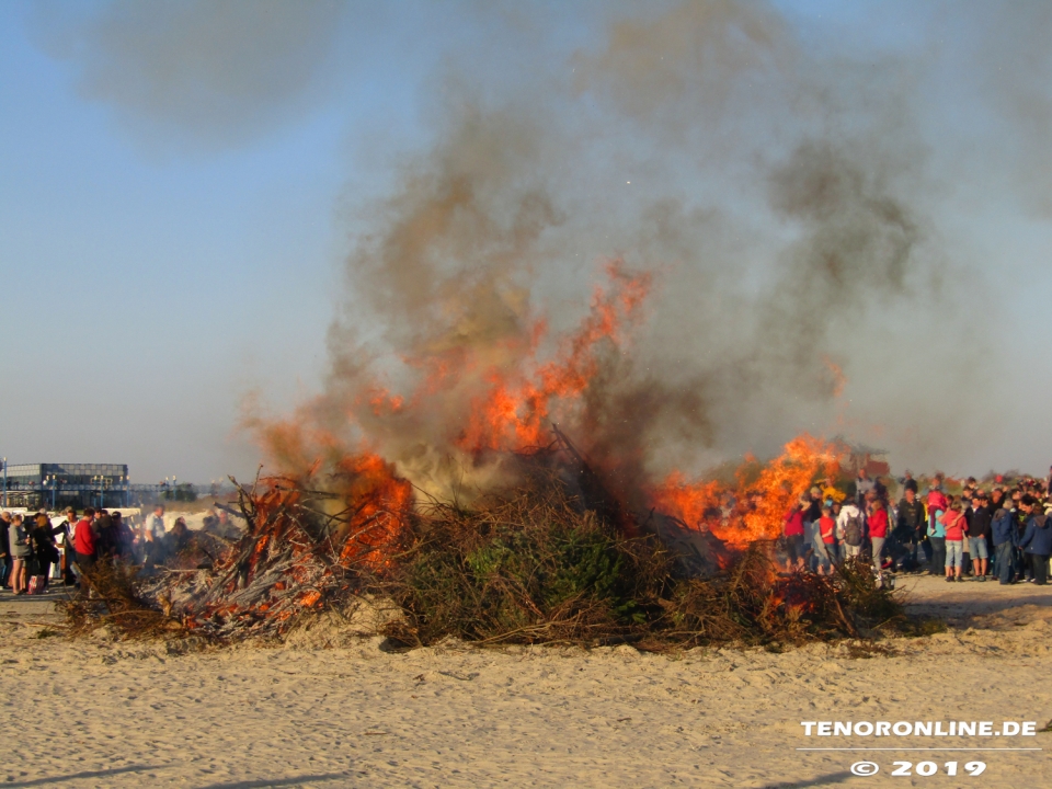 Osterfeuer am Meer- 20.4.19 in 26506 Norden/Norddeich am Hundestrand