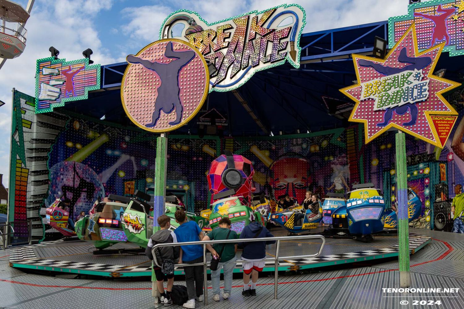 Norden – Impressionen Pfingstmarkt mittags und abends am 17.5.2024